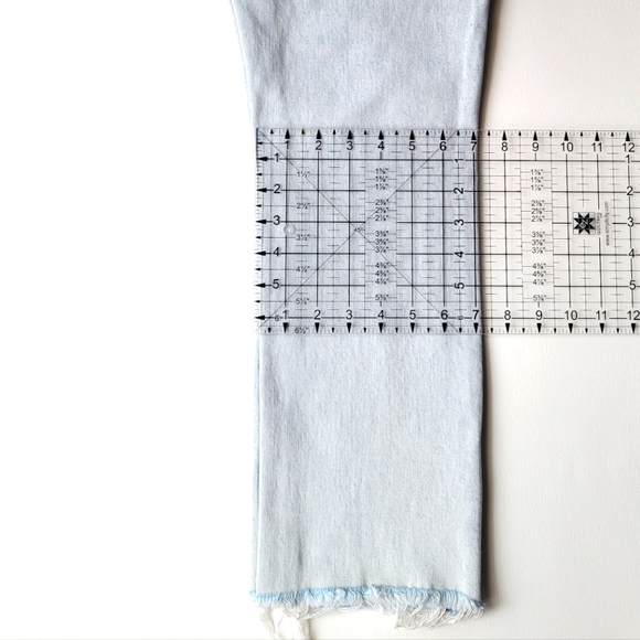 Vineyard Vines Womens' High Rise Straight Crop Light Bleu Jean, Size 29 - Picture 11 of 14